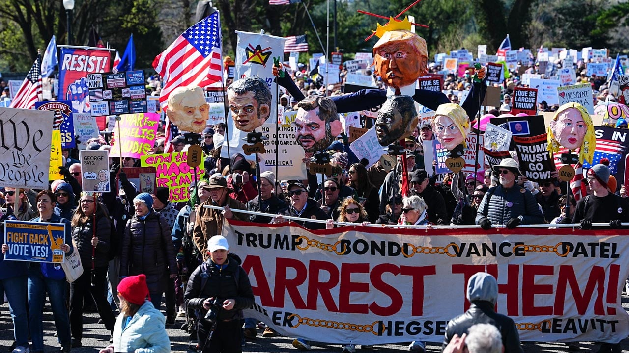 ট্রাম্পবিরোধী বিক্ষোভে প্রকম্পিত যুক্তরাষ্ট্র ও ইউরোপ