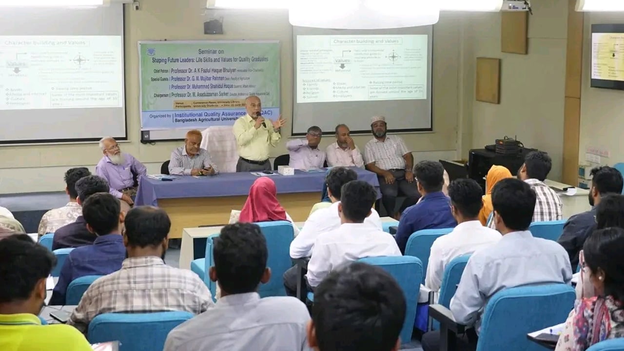 বাকৃবিতে জীবনদক্ষতা ও মূল্যবোধবিষয়ক সেমিনার অনুষ্ঠিত