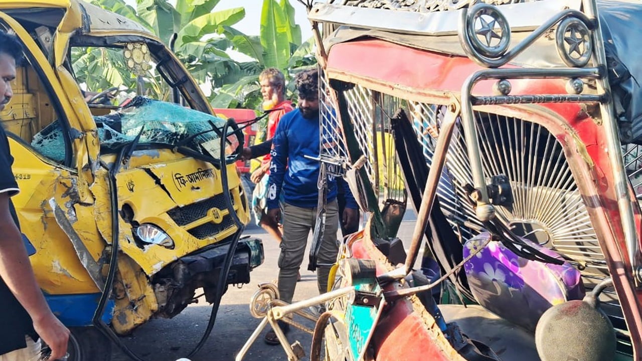 সিএনজির সাথে পিকআপের মুখোমুখি সংঘর্ষে শিশুসহ আহত ৯