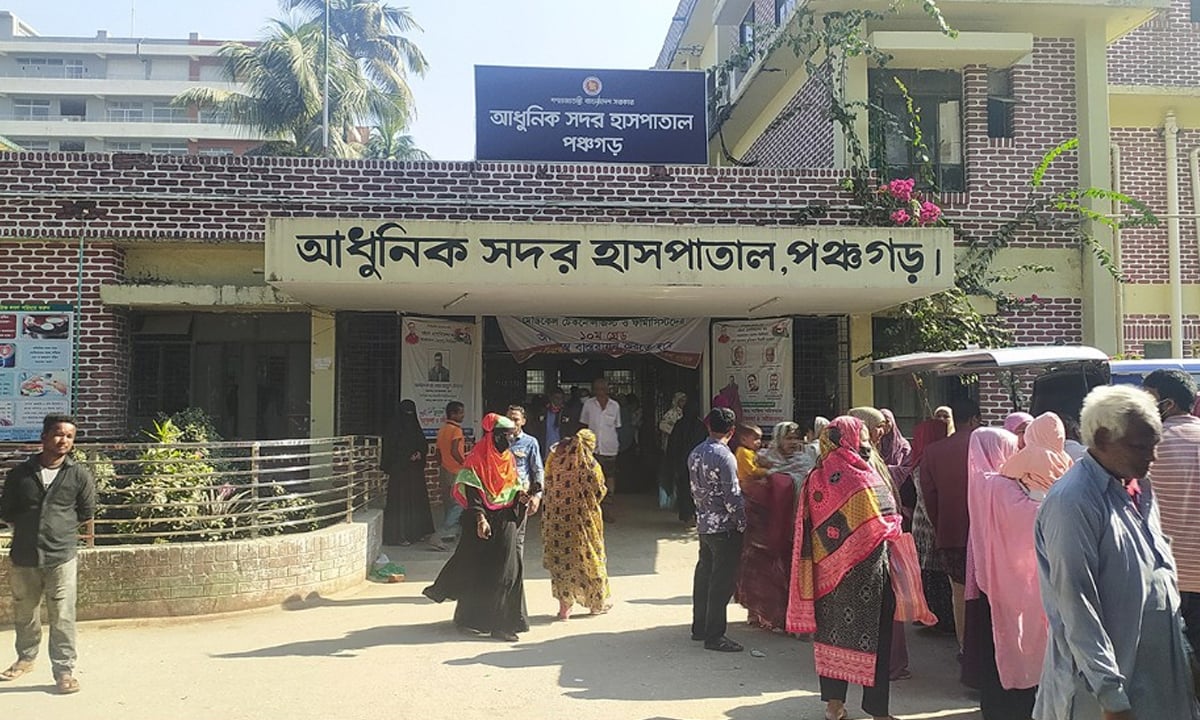 পঞ্চগড়ে ট্রাকচাপায় প্রধান শিক্ষিকা নিহত