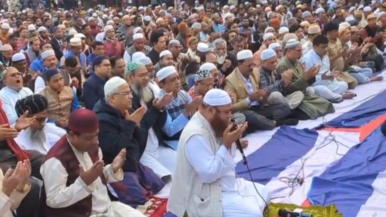 বগুড়ায় খালেদা জিয়ার সুস্থতা কামনায় দোয়া মাহফিল অনুষ্ঠিত