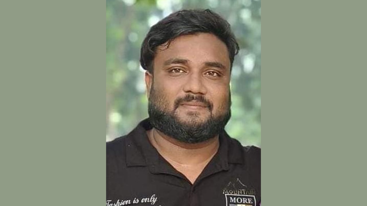 ২৭ বোতল ফেন্সিডিলসহ স্বেচ্ছাসেবকলীগ নেতা আটক