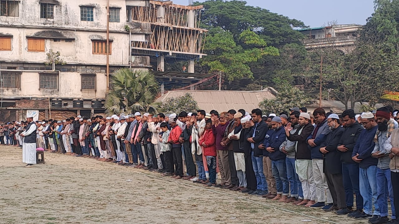 বগুড়ায় হাদির গায়েবানা জানাজায় মানুষের ঢল