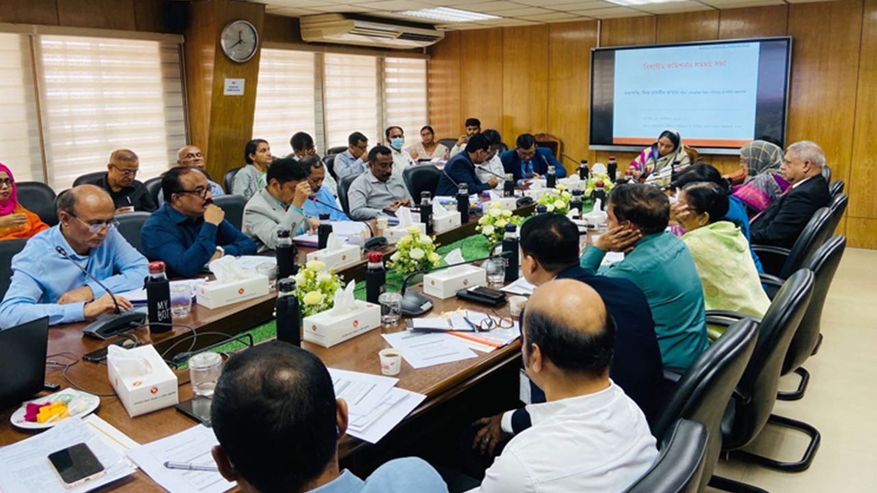বিমান ও পর্যটন খাতের উন্নয়নে বিভাগীয় কমিশনারদের সঙ্গে সভা