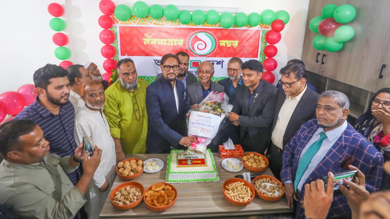 নবযাত্রার এক বছরে চট্টগ্রামে পাঠকের ভালোবাসায় সিক্ত ‘আমার দেশ’