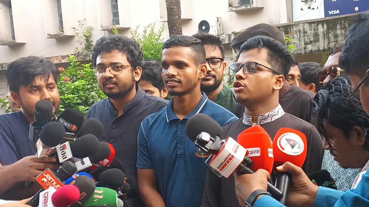 নির্বাচন কমিশনের একপাক্ষিক আচরণের অভিযোগ শিবির সমর্থিত প্যানেলের