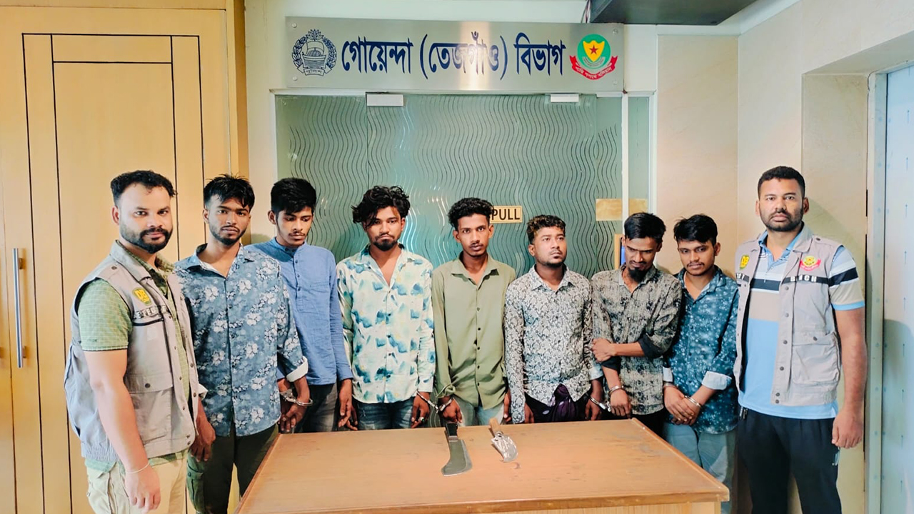 ডাকাতির প্রস্তুতিকালে দেশীয় অস্ত্রসহ সাতজনকে গ্রেপ্তার