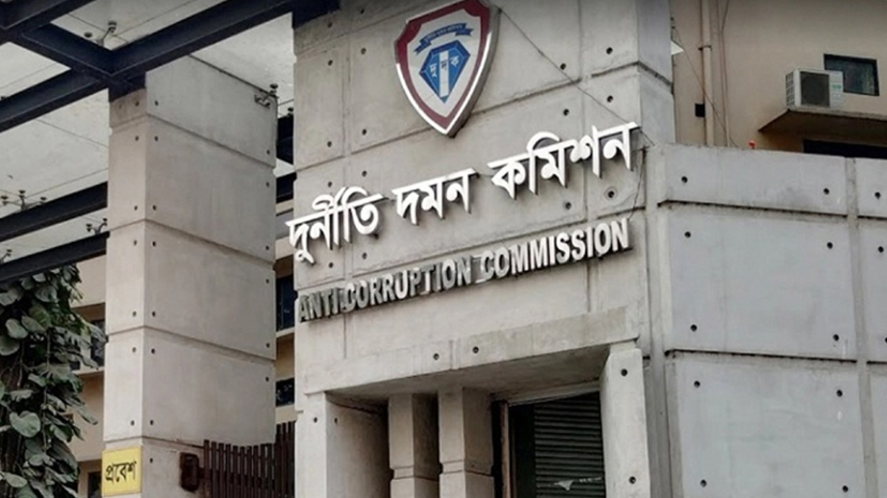 তিন কর কর্মকর্তার সম্পদ বিবরণী দাখিলের আদেশ