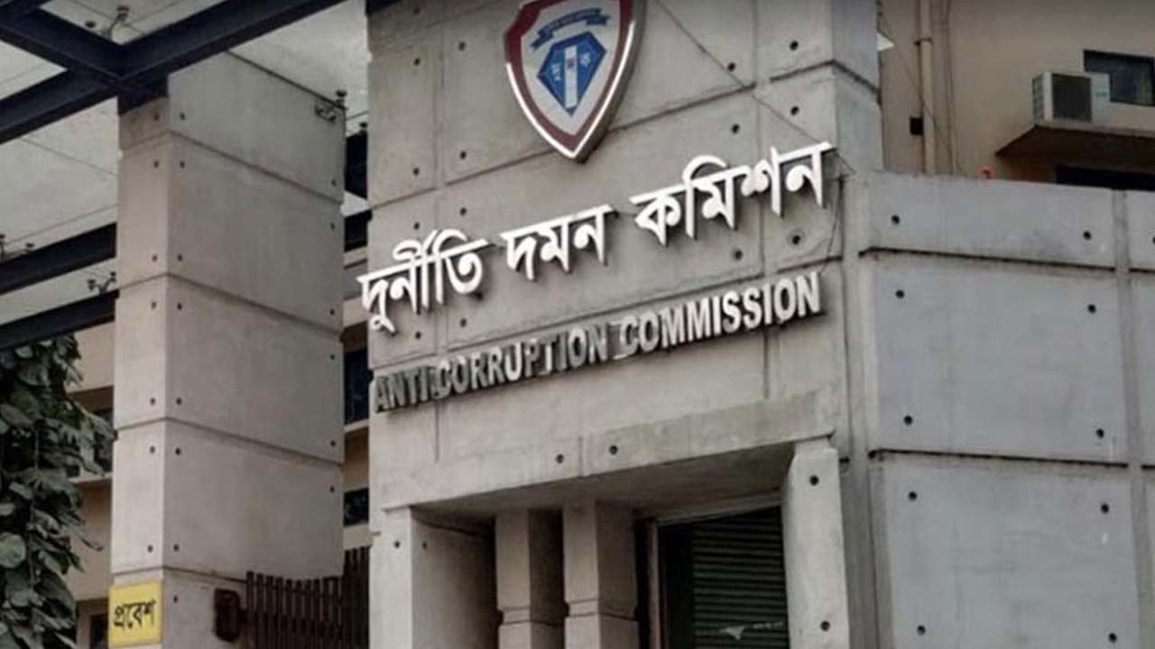 স্ত্রীসহ বিআরটিএ এর সহকারী পরিচালক আলতাবের সম্পত্তি ক্রোকের নির্দেশ