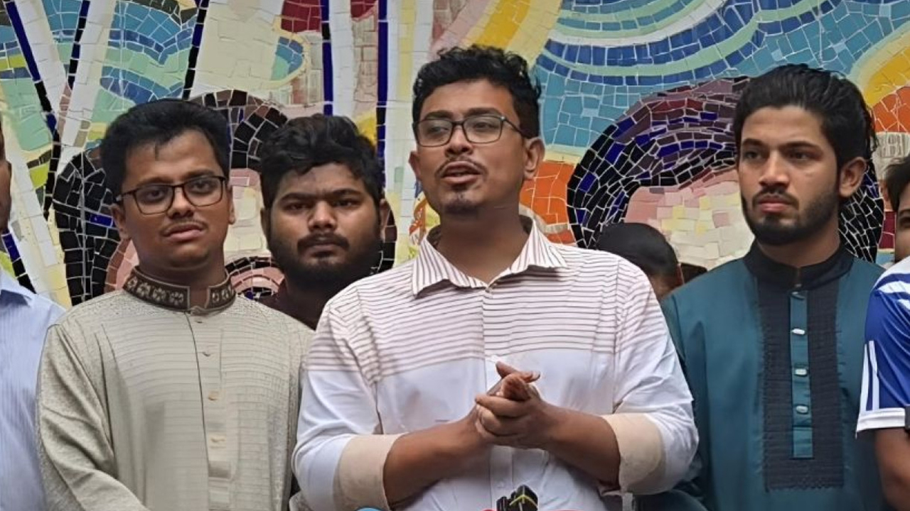 ‘ফ্যাসিবাদী বয়ান’ বাজানো প্রার্থীদের লালকার্ড দেখাবে শিক্ষার্থীরা