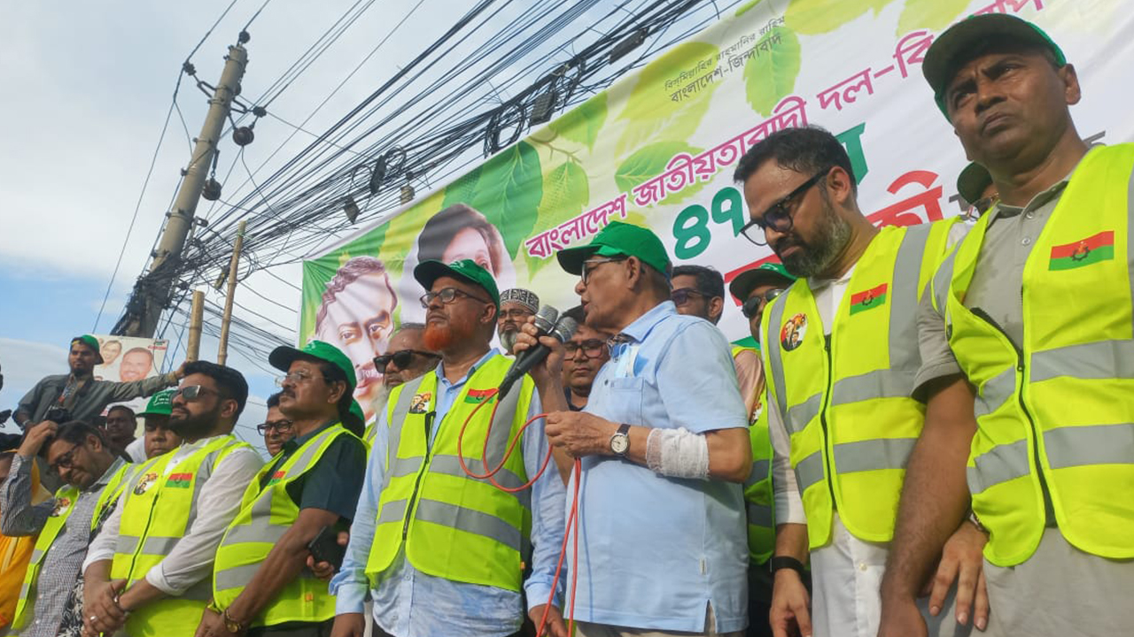 হাসিনা দেশ ছেড়ে পালিয়েছে কিন্তু শয়তানি ছাড়ে নাই: মির্জা ফখরুল
