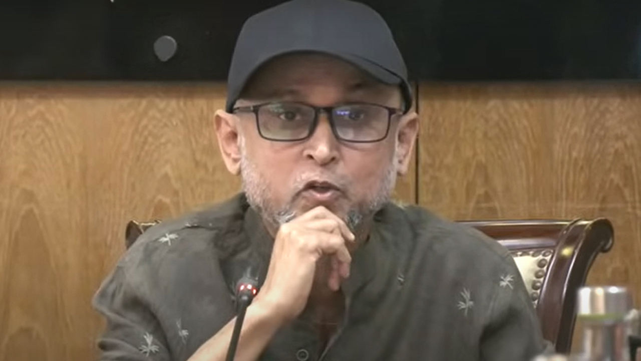 অ্যাপেন্ডিসাইটিসের ব্যাথায় ভুগছেন উপদেষ্টা ফারুকী, রাতেই অস্ত্রোপচার