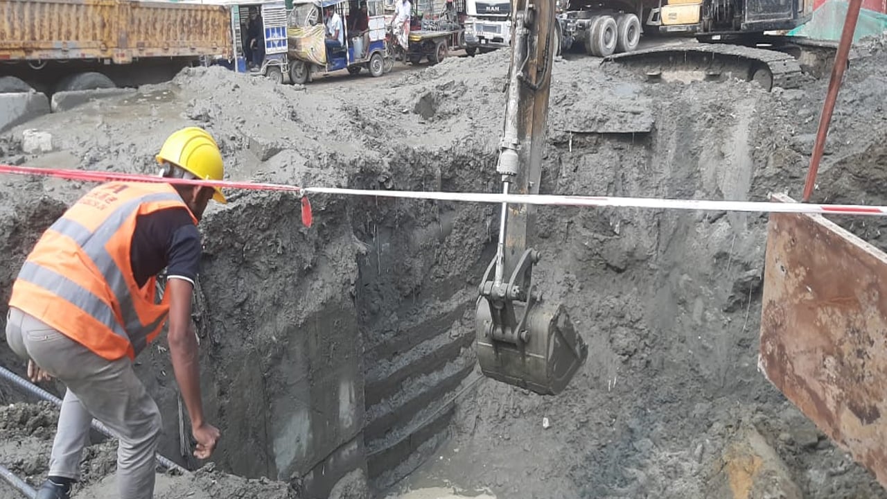 তিতাসের ১২ ইঞ্চি পাইপলাইন ফেটে ফতুল্লায় গ্যাস সরবরাহ বন্ধ