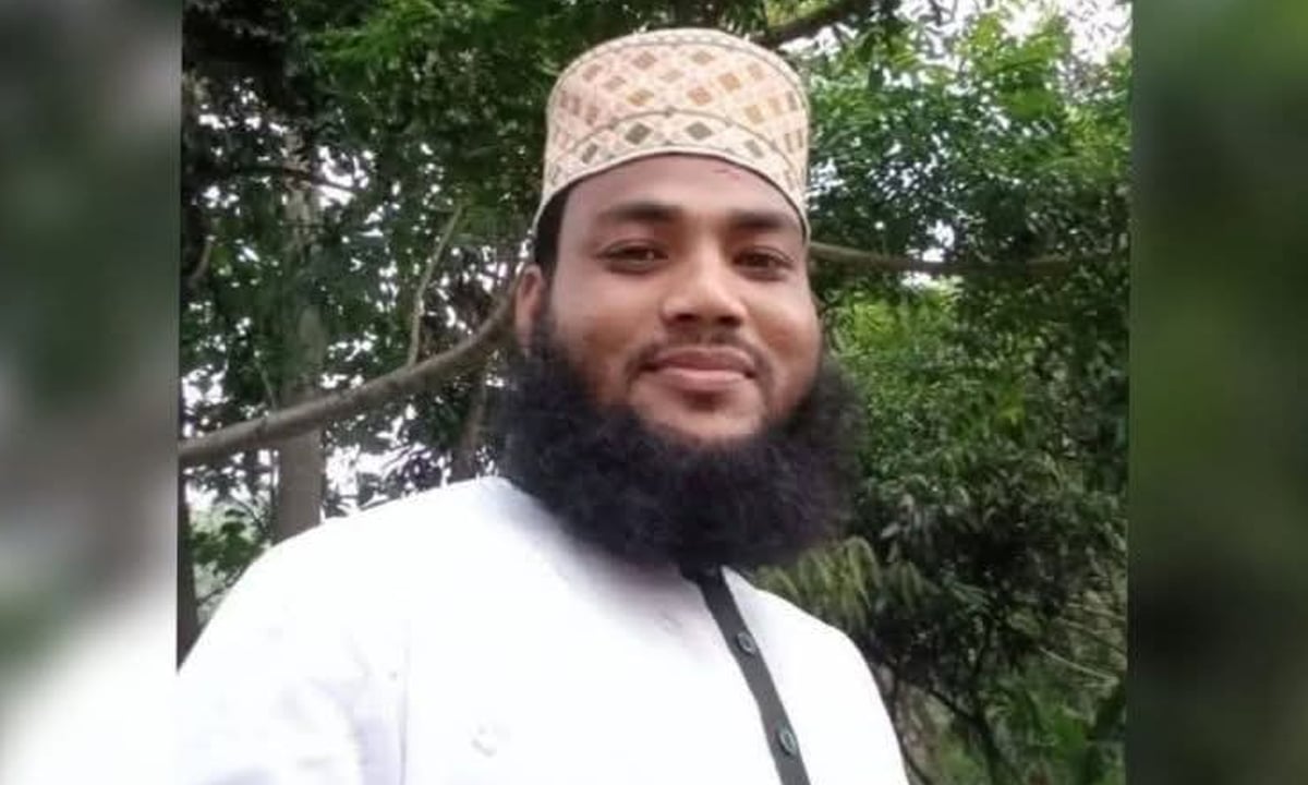 মাহফিলে বয়ানরত অবস্থায় মারা যাওয়া বক্তার দাফন সম্পন্ন