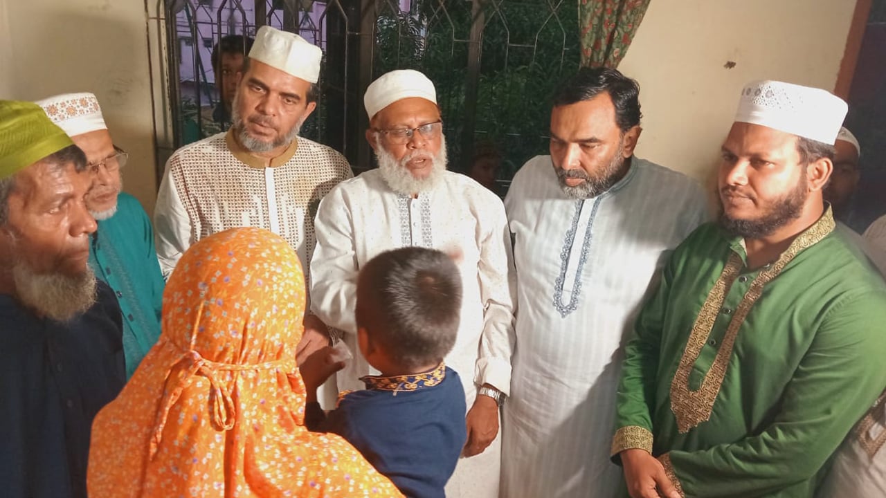 গাজীপুরের সাংবাদিক তুহিনের পরিবারের পাশে জামায়াত