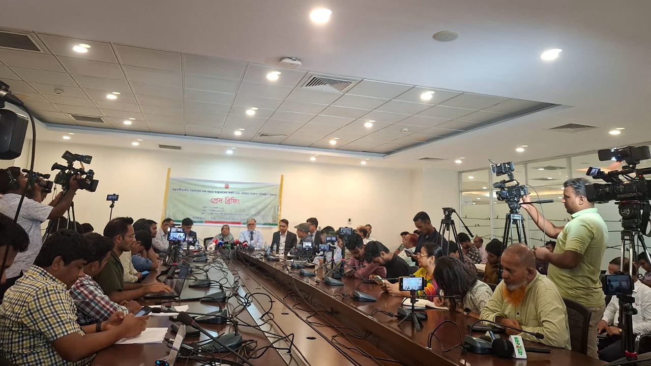 রোগী অনুযায়ী ১৫ হাজার শয্যা ঘাটতি রয়েছে, স্বাস্থ্যের বিশেষ সহকারী