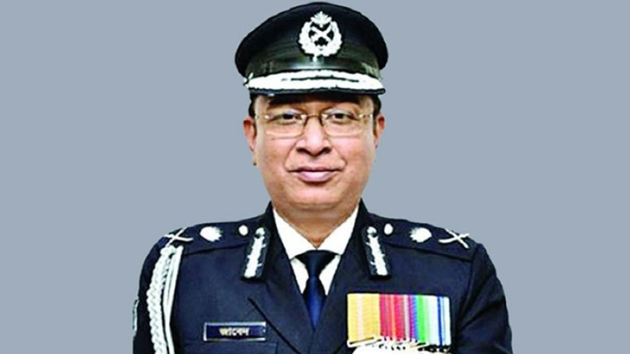 সাবেক আইজিপি জাবেদ পাটোয়ারীসহ ৫ জনের বিরুদ্ধে গ্রেপ্তারি পরোয়ানা