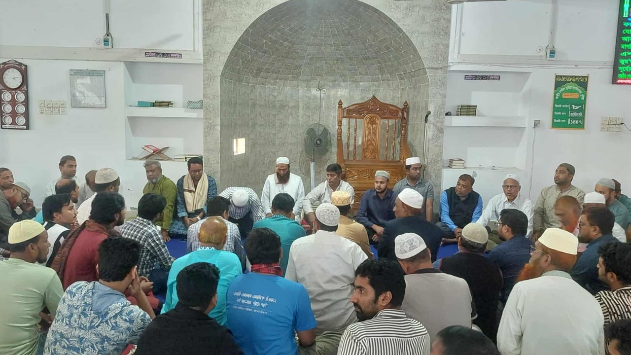 বেগম খালেদা জিয়ার রোগমুক্তি কামনায় কুবিতে দোয়া