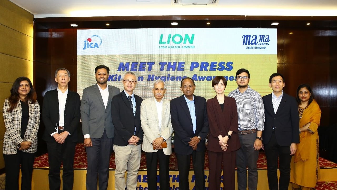 শিক্ষার্থীদের নিয়ে লায়ন কল্লোলের হাইজিন ক্যাম্পেইন শুরু