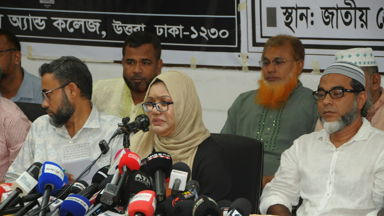 স্কুল কর্তৃপক্ষ ছাড়া পরিবারগুলোর পাশে আর কেউ নেই