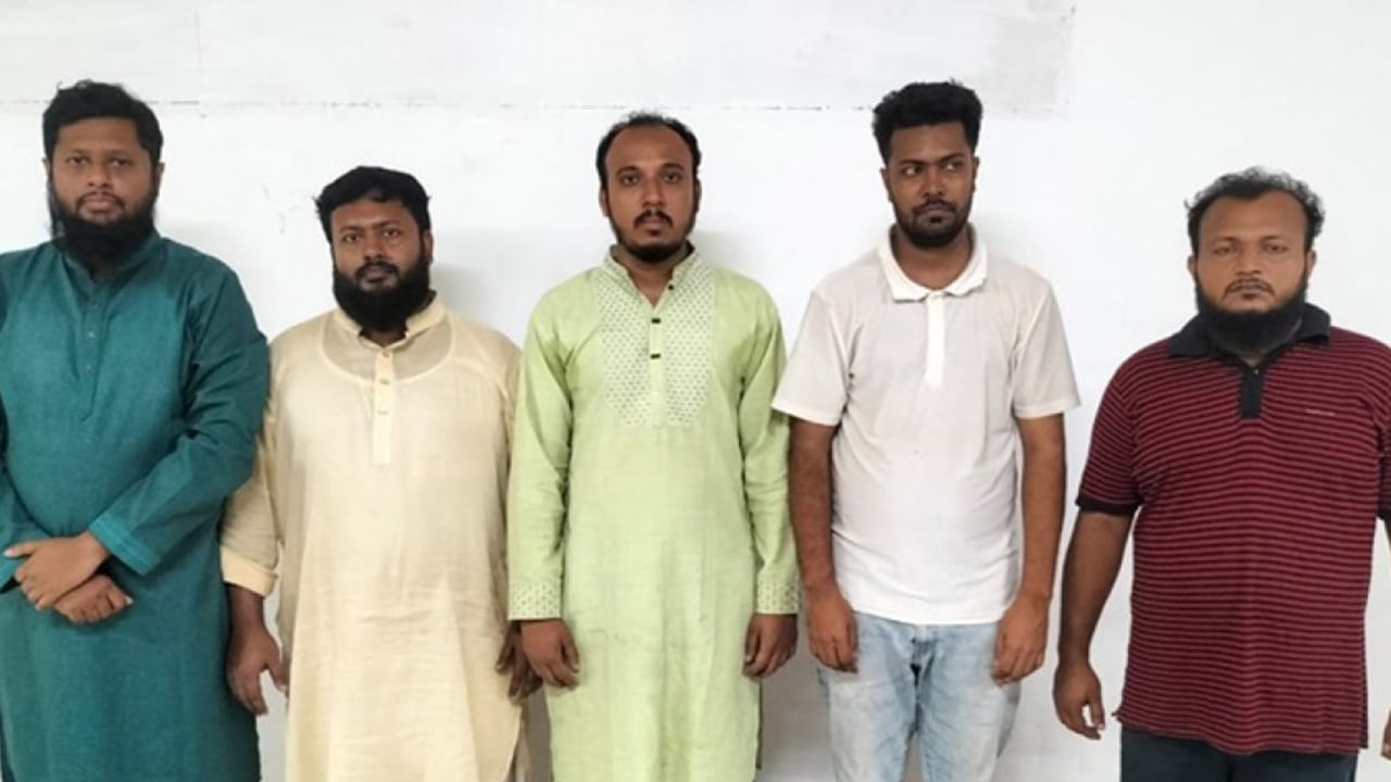 চাঁদাবাজির অভিযোগে মোহাম্মদপুরে ৫ জন গ্রেপ্তার