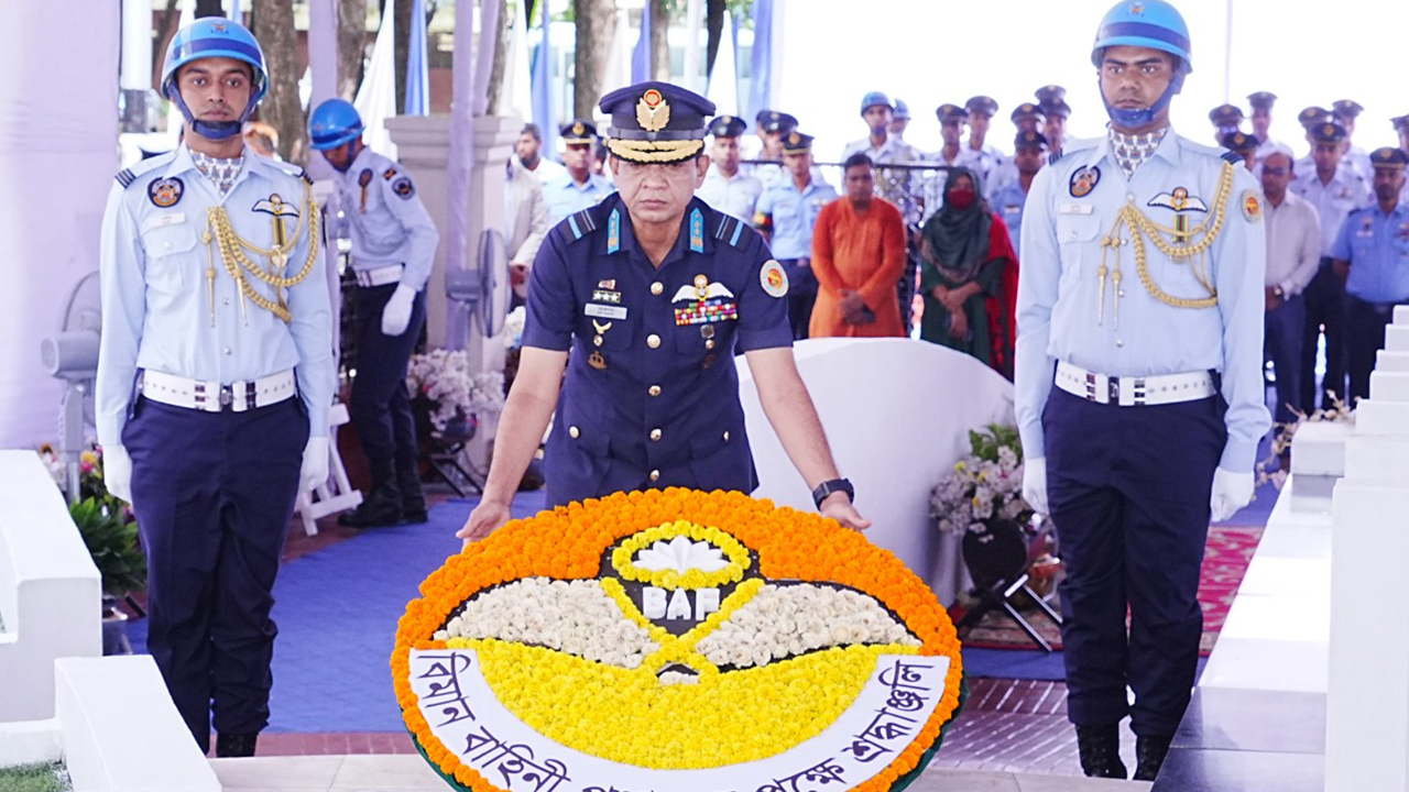 বীরশ্রেষ্ঠ ফ্লাইট লেফটেন্যান্ট মতিউর রহমানের শাহাদাত বার্ষিকী পালিত