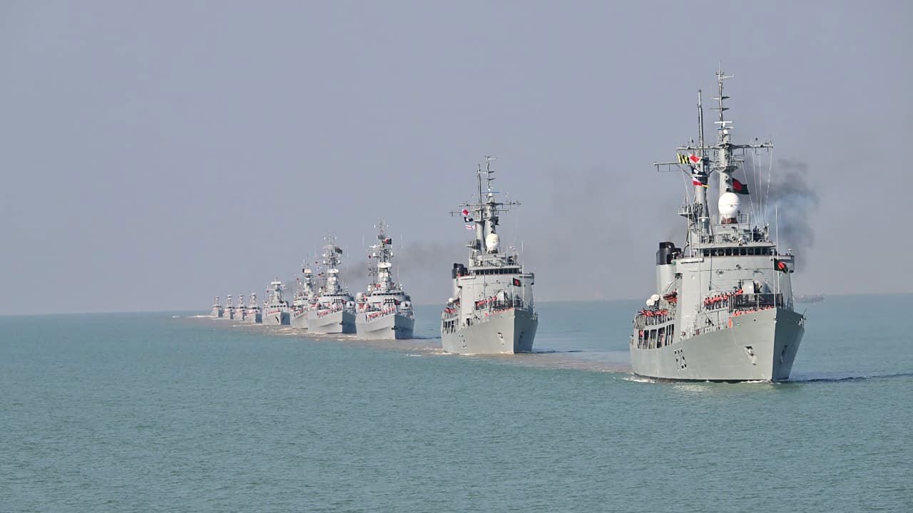 ক্ষেপণাস্ত্র উৎক্ষেপণের মাধ্যমে নৌবাহিনীর মহড়া সমাপ্ত