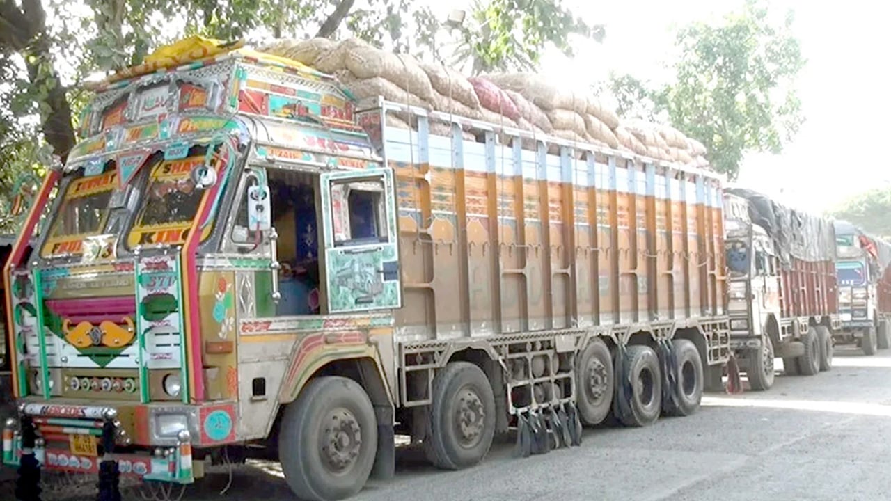 সোনামসজিদ বন্দর দিয়ে ১৬৮০ টন পেঁয়াজ আমদানির অনুমতি