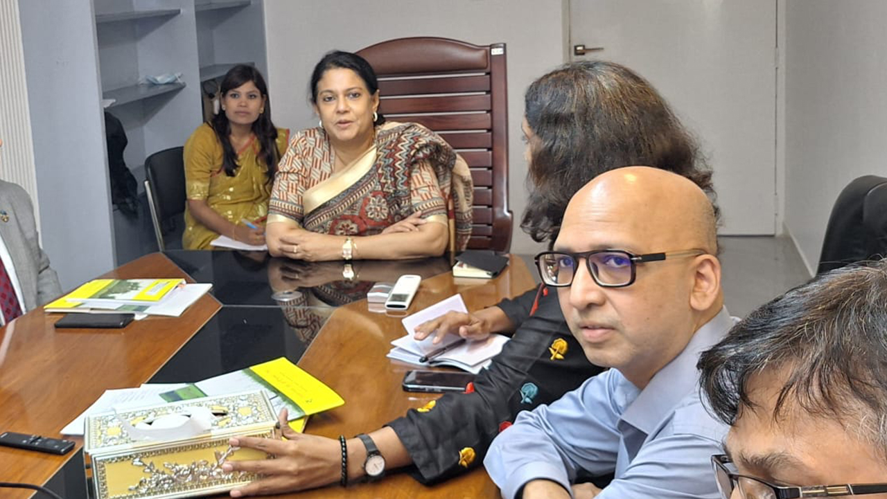 জলবায়ু চ্যালেঞ্জ মোকাবিলায় আন্তর্জাতিক অংশীদারিত্ব অপরিহার্য: পরিবেশ উপদেষ্টা