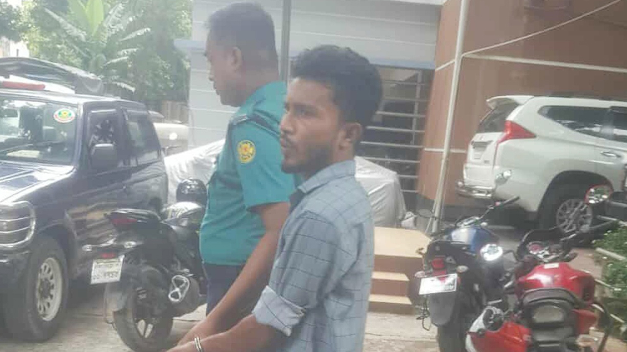 সেই রিকশাচালকের জামিন, মুক্তিতে বাধা নেই