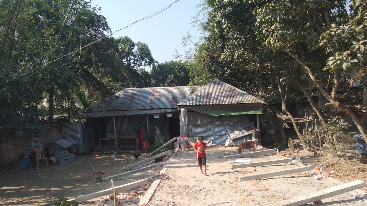 সাঘাটায় বালিকা মাদ্রাসায় দুর্বৃত্তদের হামলা, পাঠদানে ব্যাহত