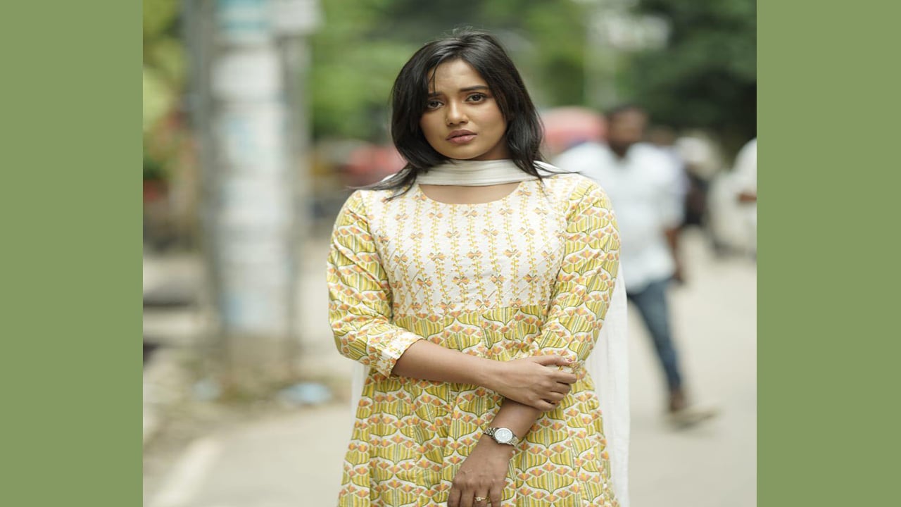 ‘গ্যাঁড়াকল’-এ সামিরা খান মাহি