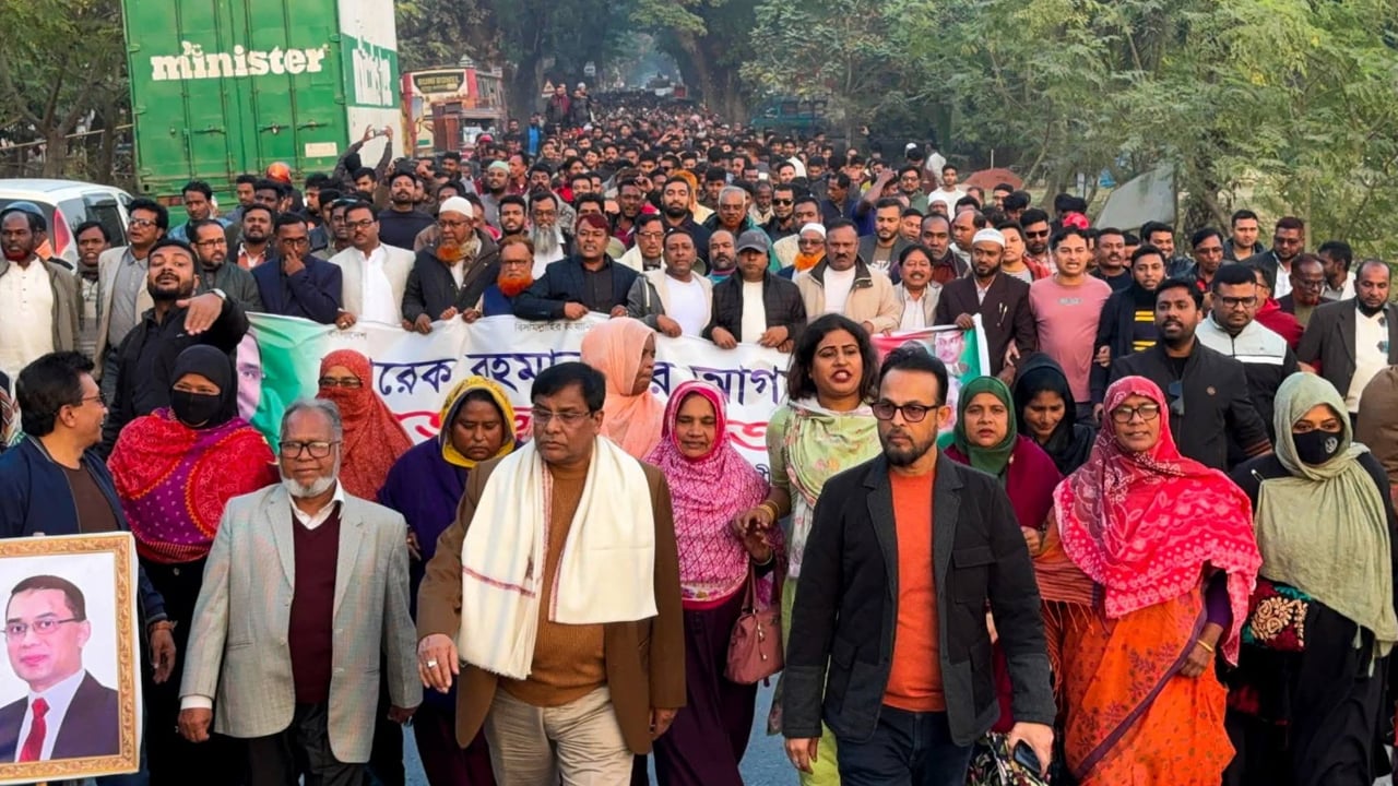 তারেক রহমানের প্রত্যাবর্তন উপলক্ষে শার্শায় বিএনপির আনন্দ মিছিল