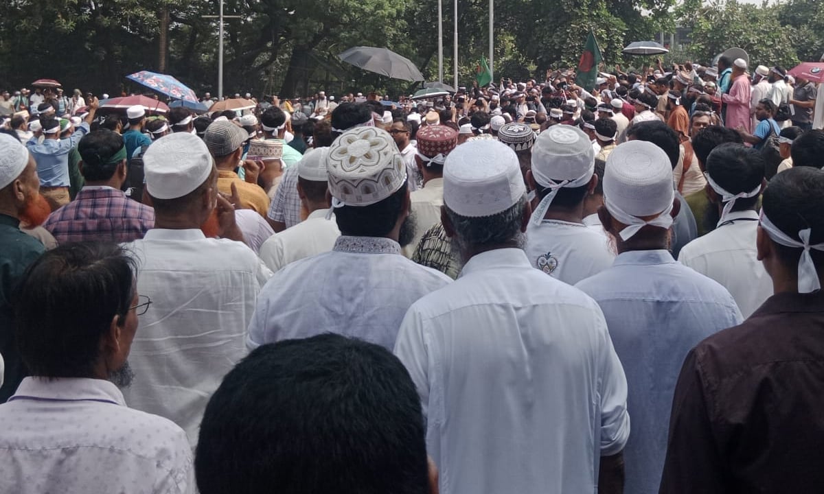 তিনঘণ্টা পর শাহবাগের রাস্তা ছাড়লেও যমুনা অভিমুখে লংমার্চ কাল