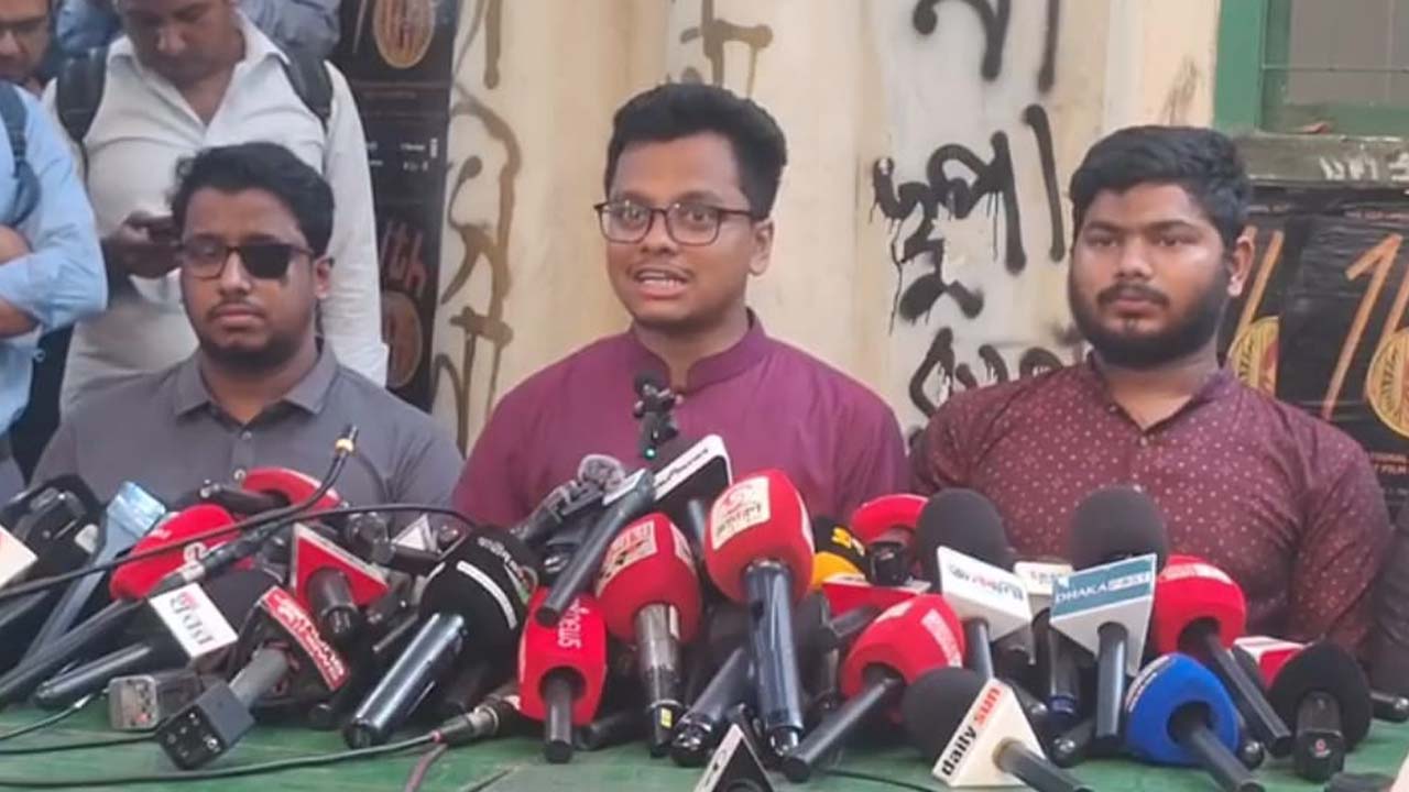 সুষ্ঠু ডাকসু নির্বাচন করতে চাই: ফরহাদ
