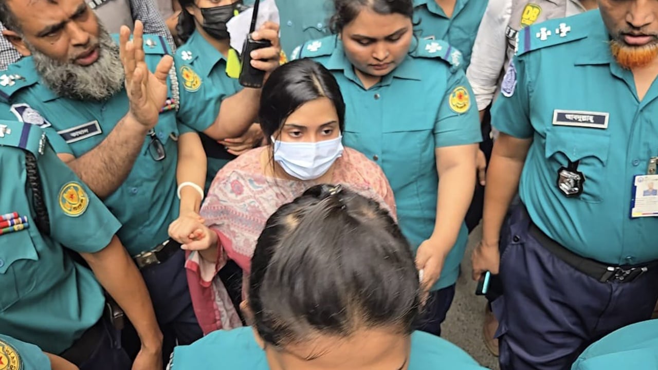 দয়া করে আমাকে রিমান্ডে দিয়েন না, আদালতকে মেজর সাদিকের স্ত্রী