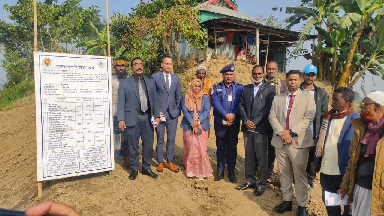 নির্ধারিত সময়েই হাওর রক্ষা বাঁধ নির্মাণ করতে হবে: বিভাগীয় কমিশনার
