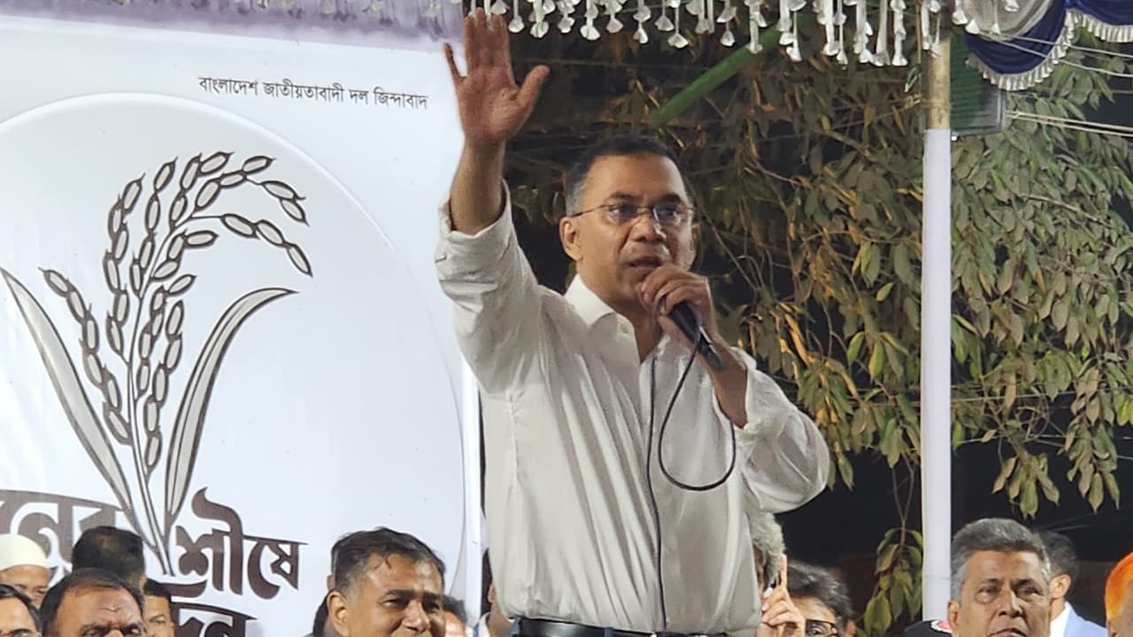 নির্বাচনি সমাবেশ শেষে ভোরে ঢাকায় ফিরলেন তারেক রহমান