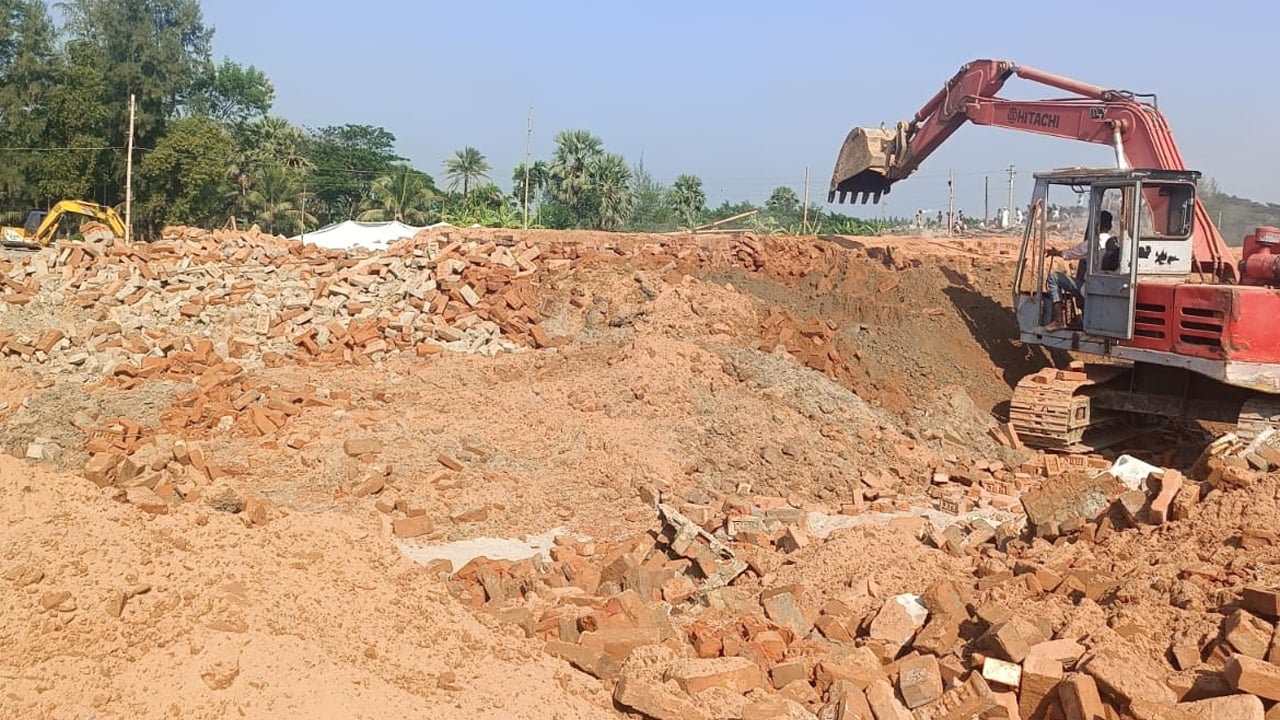 জেলা প্রশাসকের নির্দেশে রামগতিতে ৮ অবৈধ ইটভাটা ধ্বংস