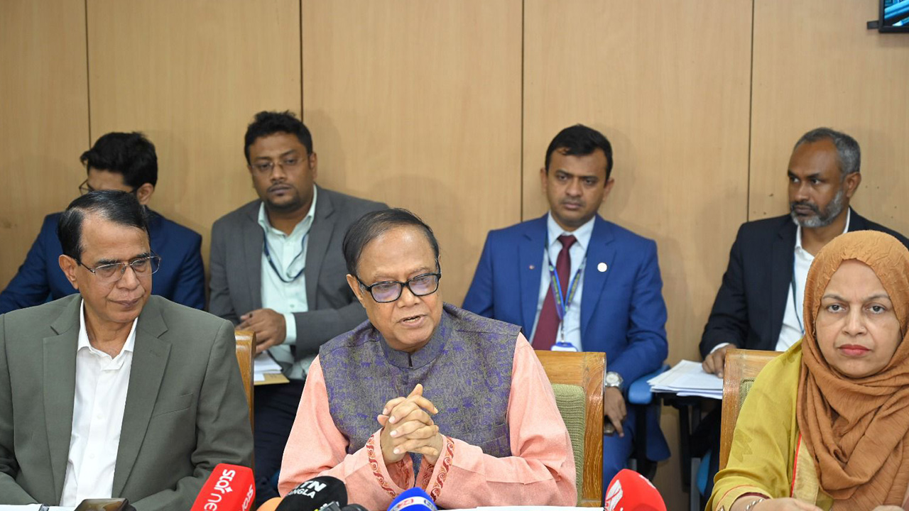 গত সরকারের আমলে নিয়ম ছিল যে যত পার ঋণ দাও: গভর্নর