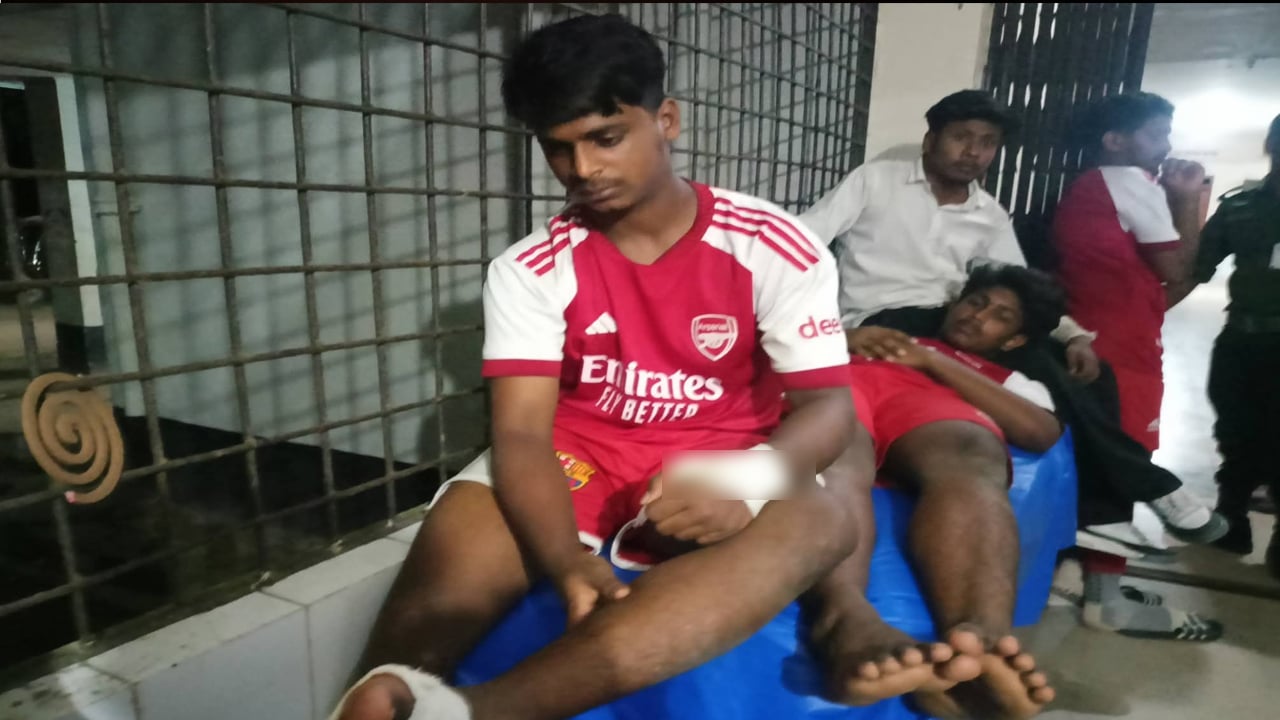 শ্রীনগরে ফুটবল খেলা নিয়ে সংঘর্ষে আহত ১০

