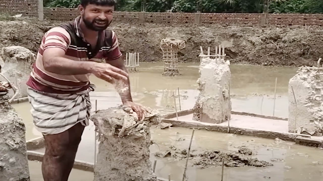 নিম্নমানের ইট, সিমেন্ট ও ভিটি মাটি ব্যবহারের অভিযোগ