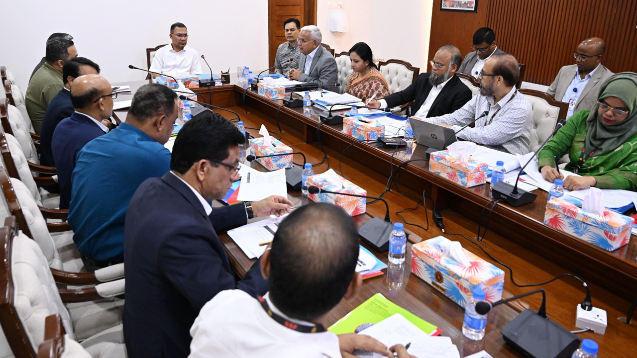 ফ্যামিলি কার্ড কার্যক্রম সম্প্রসারণের পরিকল্পনা নিয়ে বৈঠক