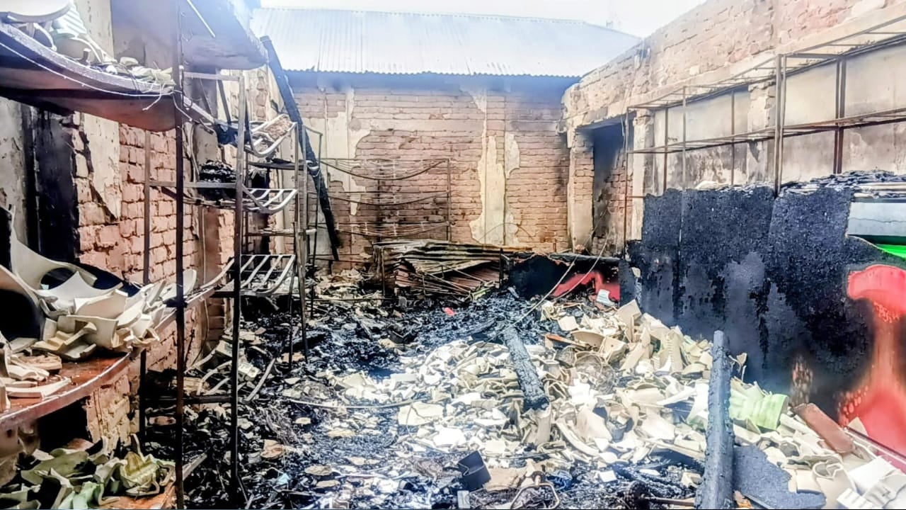 শ্রীপুরে অগ্নিকাণ্ডে ৩০ লক্ষ টাকার ক্ষতি

