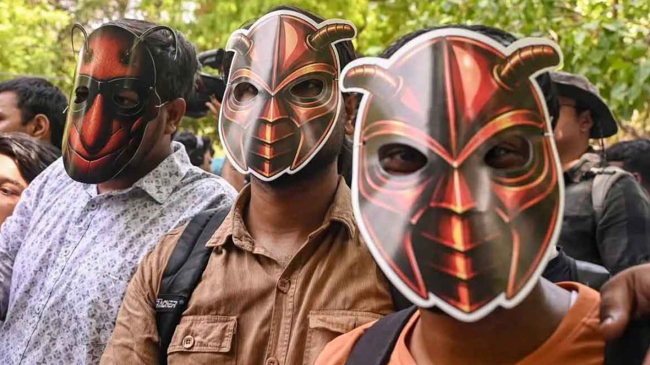 এ বার কলকাতায় কর্মসূচি পালন করবে ককরোচ পার্টি 
