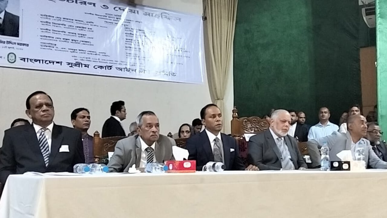 আইনজীবীদের পেশাগত দায়বদ্ধতার অভাব নিয়ে প্রধান বিচারপতির উদ্বেগ