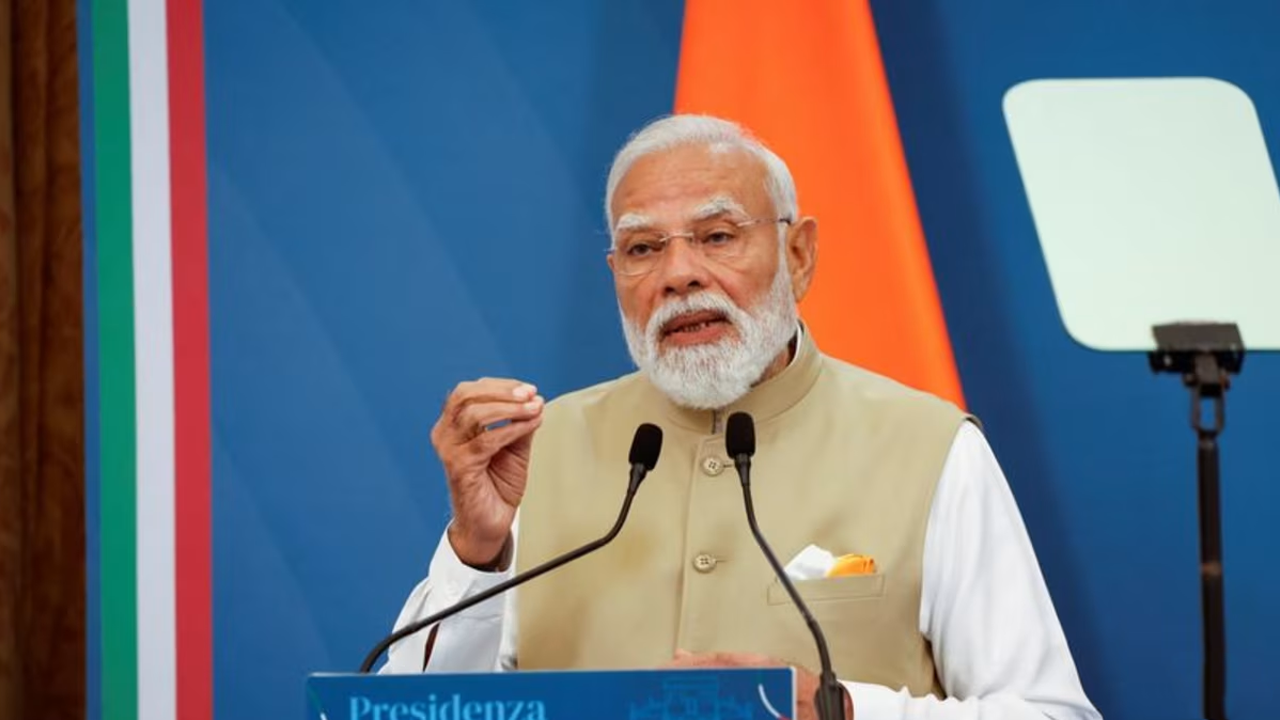 প্রশ্নফাঁস নিয়ে অবশেষে মুখ খুললেন মোদি