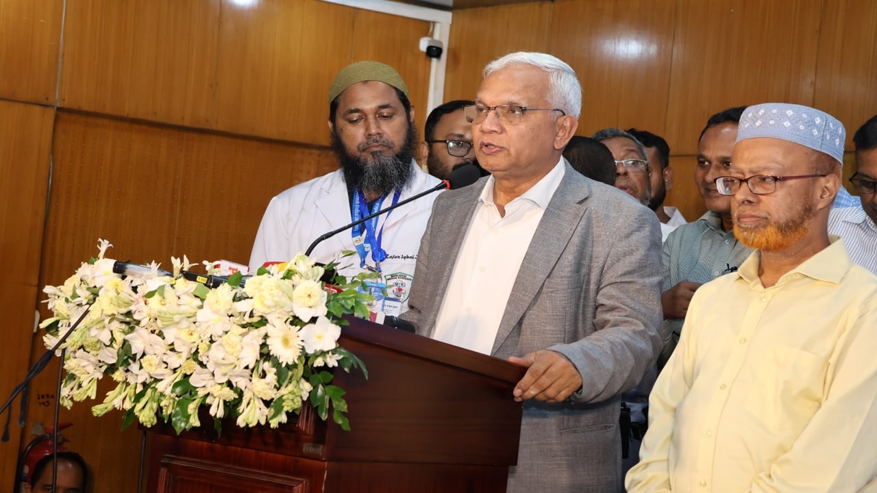 দেশে আধুনিক চিকিৎসা শিক্ষা প্রতিষ্ঠান গড়ে তুলতে হবে: সমাজকল্যাণমন্ত্রী

