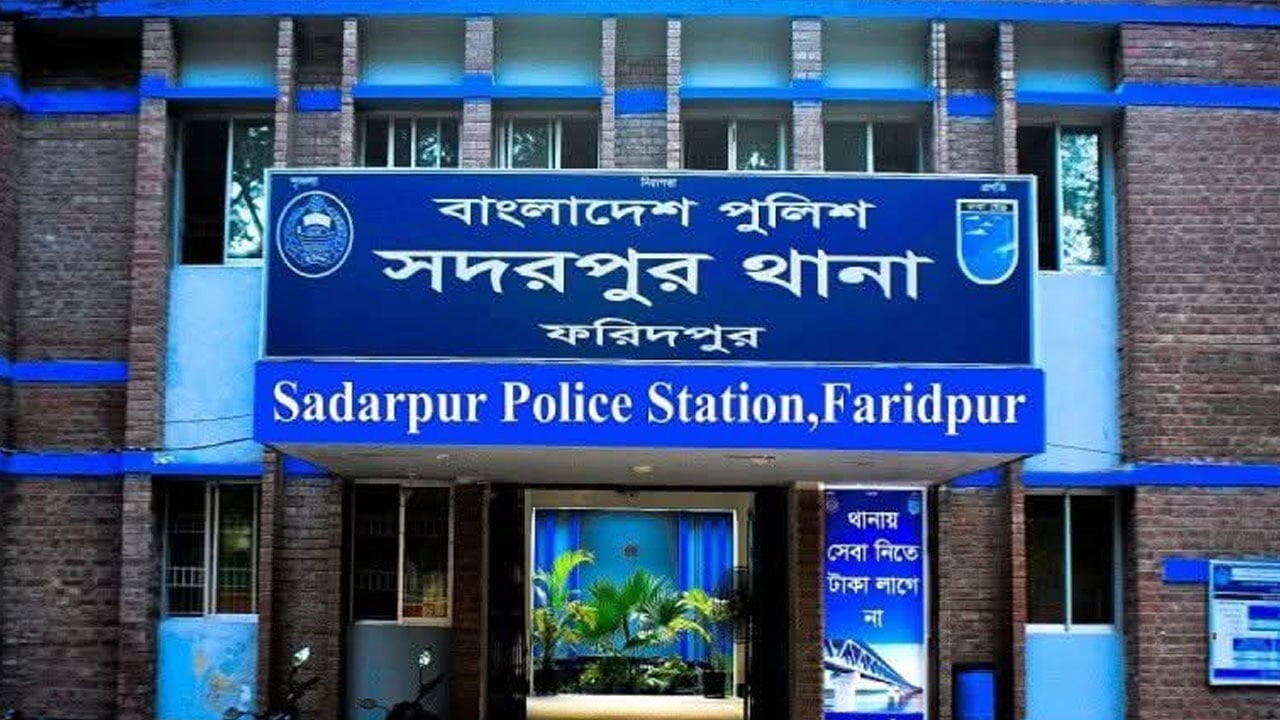 সদরপুরে টিনের ঘরে বিদ্যুতের তার ছিঁড়ে পড়ে যুবকের মৃত্যু