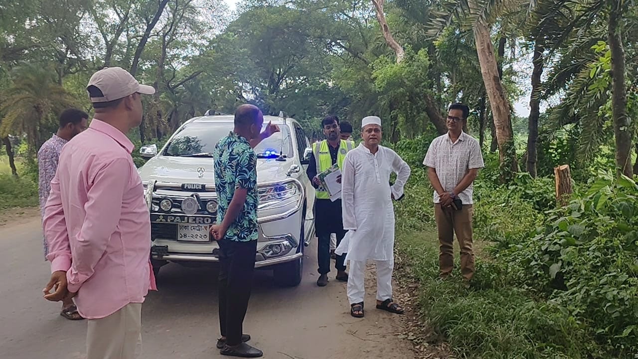 চুয়াডাঙ্গা-দর্শনা মহাসড়কে গাছ ফেলে বাসে ডাকাতি